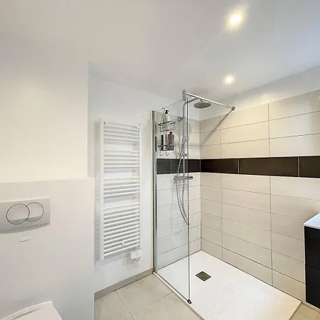 T2 Dans Avec Piscine Apartman *