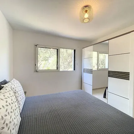 T2 Dans Avec Piscine Apartman