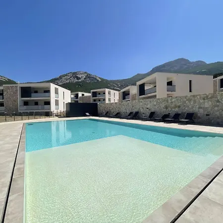 T2 Dans Avec Piscine