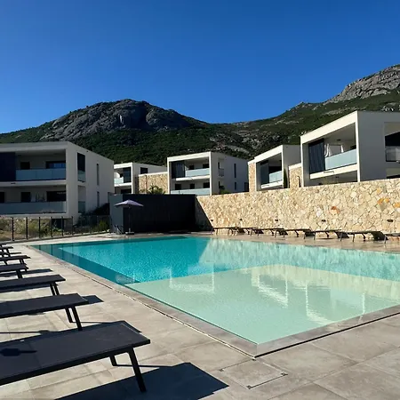 T2 Dans Avec Piscine *